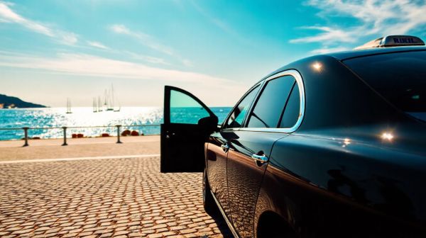 Top conseils pour réserver votre navette taxi à Juan-les-Pins